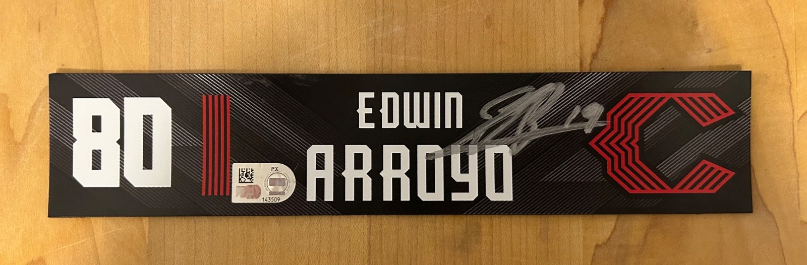 Edwin Arroyo Cincinnati Reds Auto Game Used Locker Tag Nameplate City Connect view 1