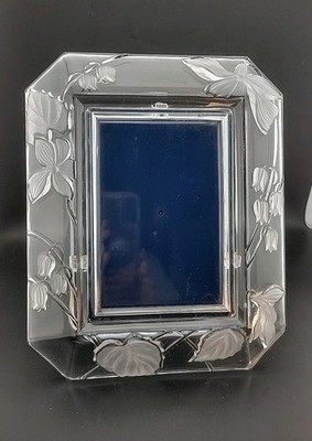 VTG Studio Nova Crystal Frame 11''X9''~Lily Of The Valley~4.5'' x 6.5'' Photo