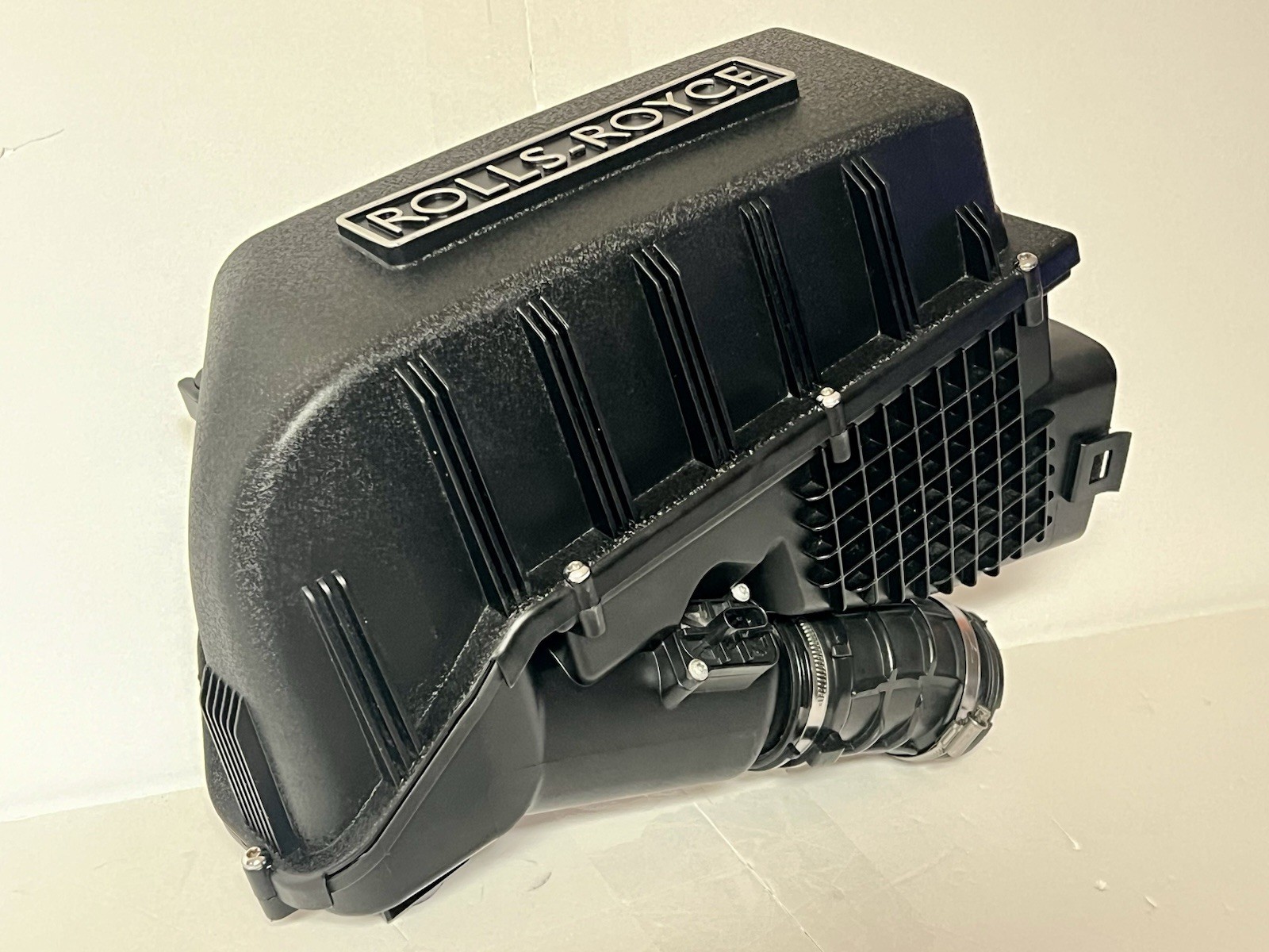 ROLLS ROYCE GHOST/WRAITH/DAWN ( BETWEEN 09-26)RIGHT AIR INTAKE CLEANER FILTERBOX