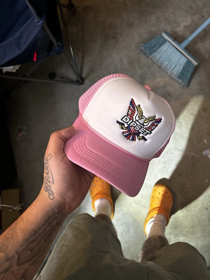 Chapéu caminhoneiro rosa e branco Dipset Y2K - Imagem 4 de 4