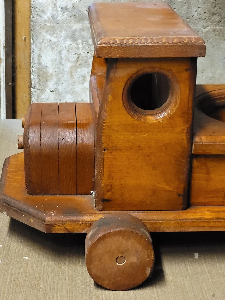 Vintage Handmade Wooden Truck Planter 20”L x 13"W x 10"T - Image 2 of 4