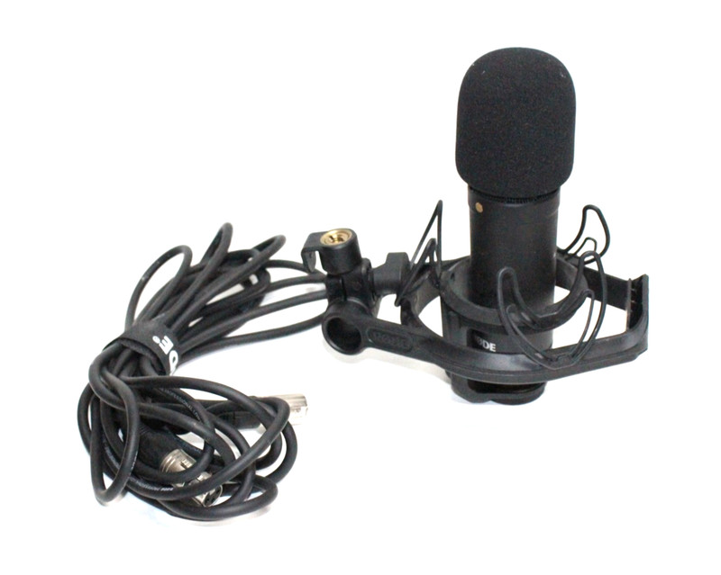 Rode NT1 Large Diaphragm Condenser Mic w/ RODE SMR Shock mount  & Cable