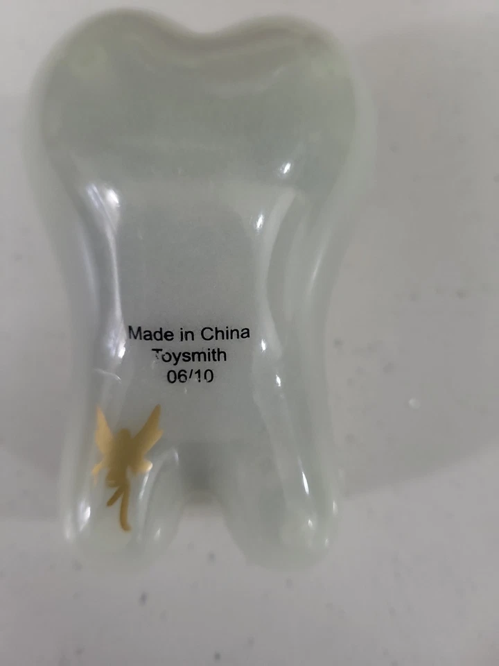 Caja de hadas de dientes Toysmith Brilla en la oscuridad 2010 Estuche con soporte de dientes sonrientes Foto 4 de 4