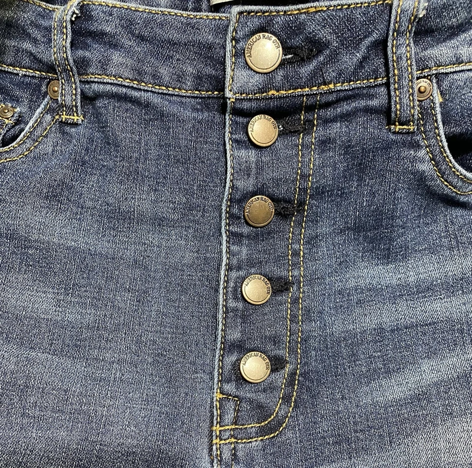 Женские джинсы American Rag 30/13 синие со стойки расклешенные на пуговицах искусственно состаренные - Изображение 4 из 4