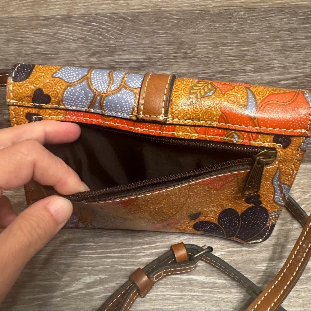 Patricia Nash Italian Leather Floral Crossbody Wa… - image 6
