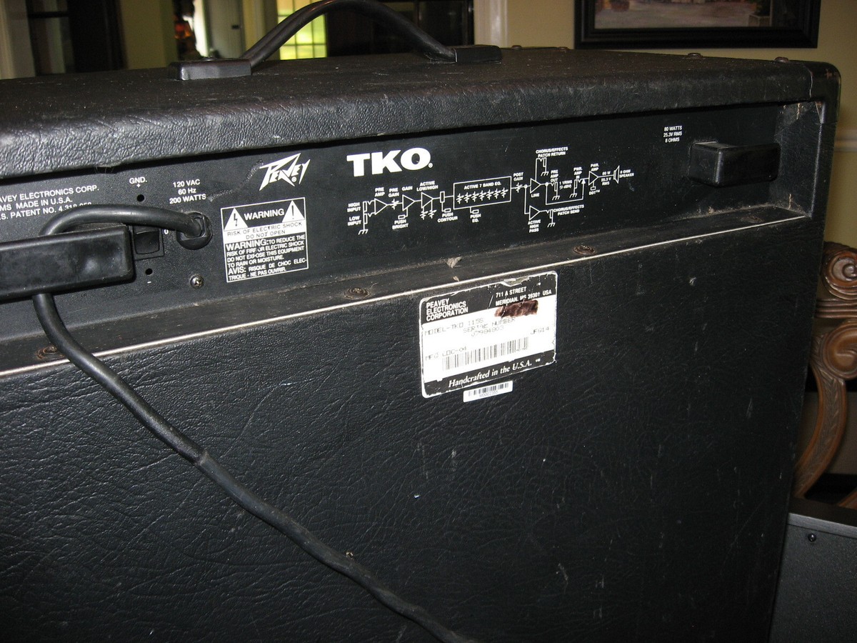 Peavey TKO 115S Bass/Keyboard Amp on Casters, 7-Band EQ, 15