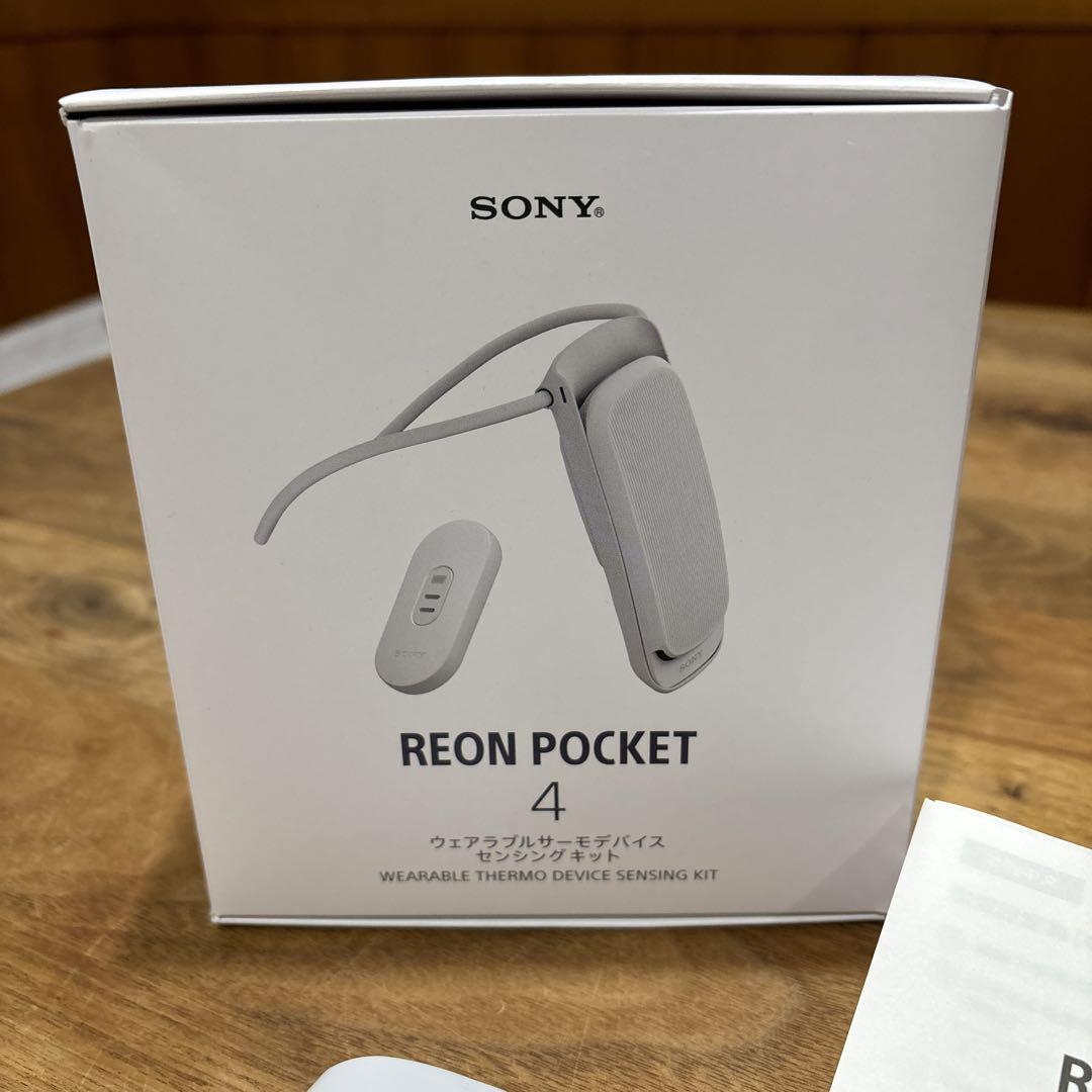 Sony REON POCKET 4 Wearable Thermo Device sensing kit Air conditioner white 90 Sony REON POCKET 4 Wearable Thermo Device sensing kit Air conditioner white 90