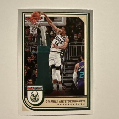 2022-23 Panini NBA Hoops #44 Giannis Antetokounmpo Base Milwaukee Bucks