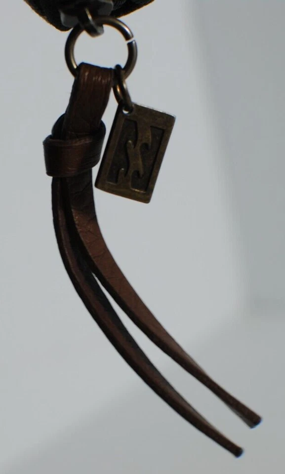 Cartera sin asas Billabong con cremallera gris tarjetero de crédito 8,5 pulgadas de largo Foto 4 de 4