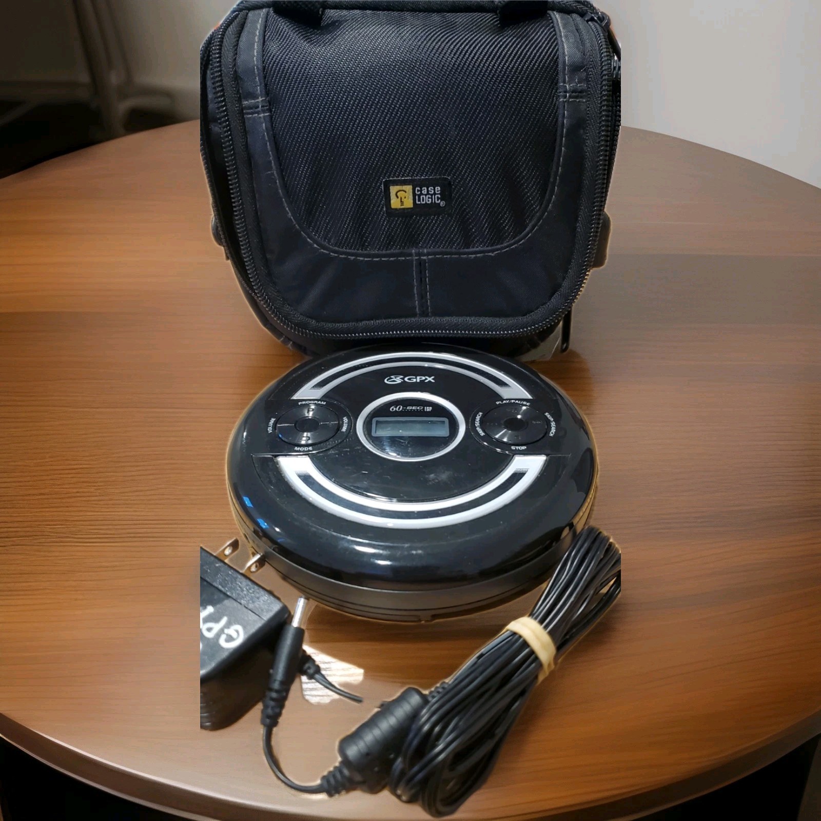 [pc308b] /w Case Logic Portable Case And Ac Adapter (read De