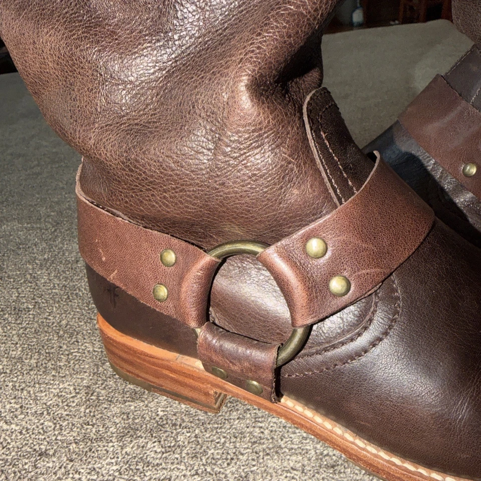 Frye Mujer Marrón Tobillo Cuero Arnés Botas Cortas Motociclista Moto EE. UU. 8 1/2 Foto 3 de 4