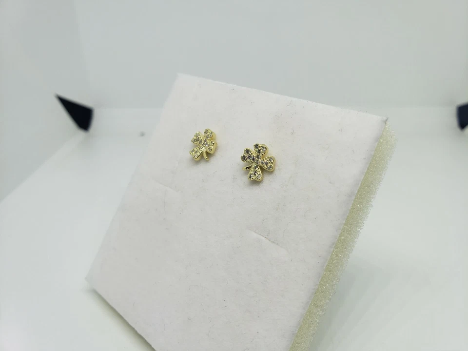 ORECCHINI A BOTTONE QUADRIFOGLIO CON ZIRCONI IN ARGENTO 925 (0242) COLOR ORO - Immagine 2 di 4