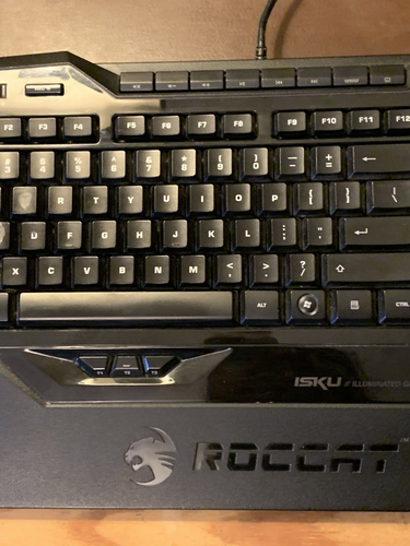 Illuminated Computer Keyboard Wired Roccat Isku+ ROC-12-721 - Nerd Tech - Picture 4 of 10