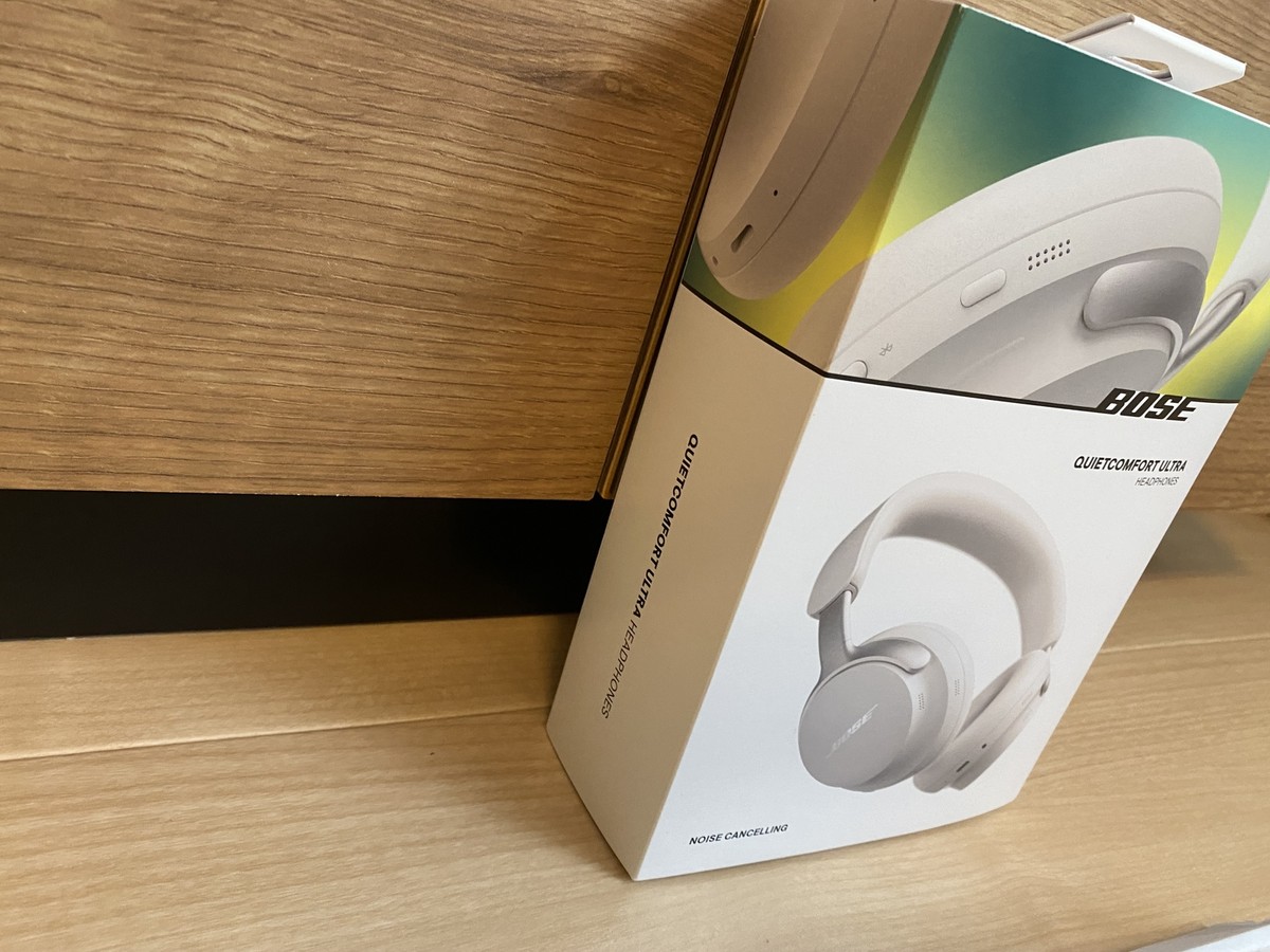 BOSE QuietComfort Ultra Noise Canceling Headphones Spatial Audio