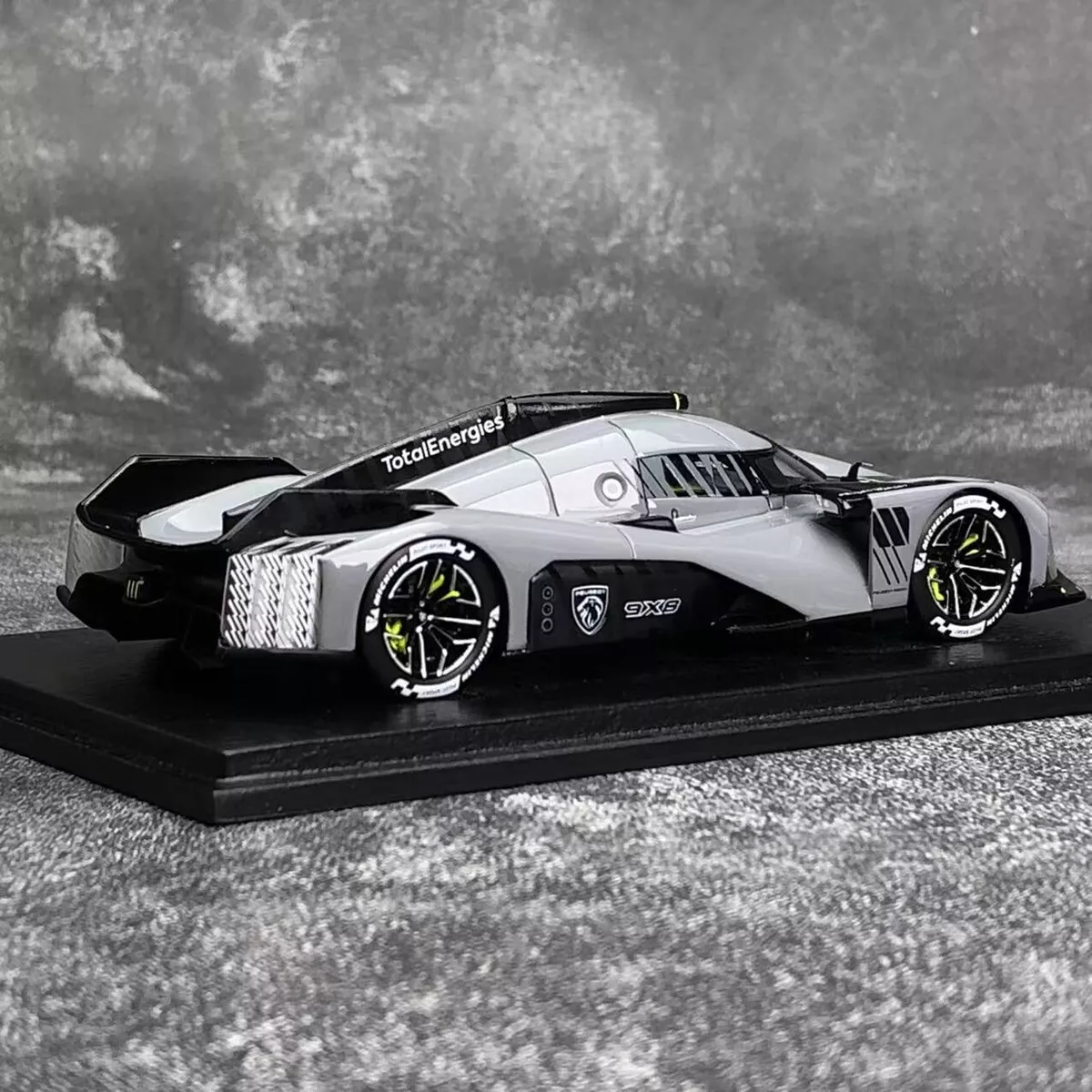 Spark 1/43 Peugeot 9X8 Hypercar Presentation 2022