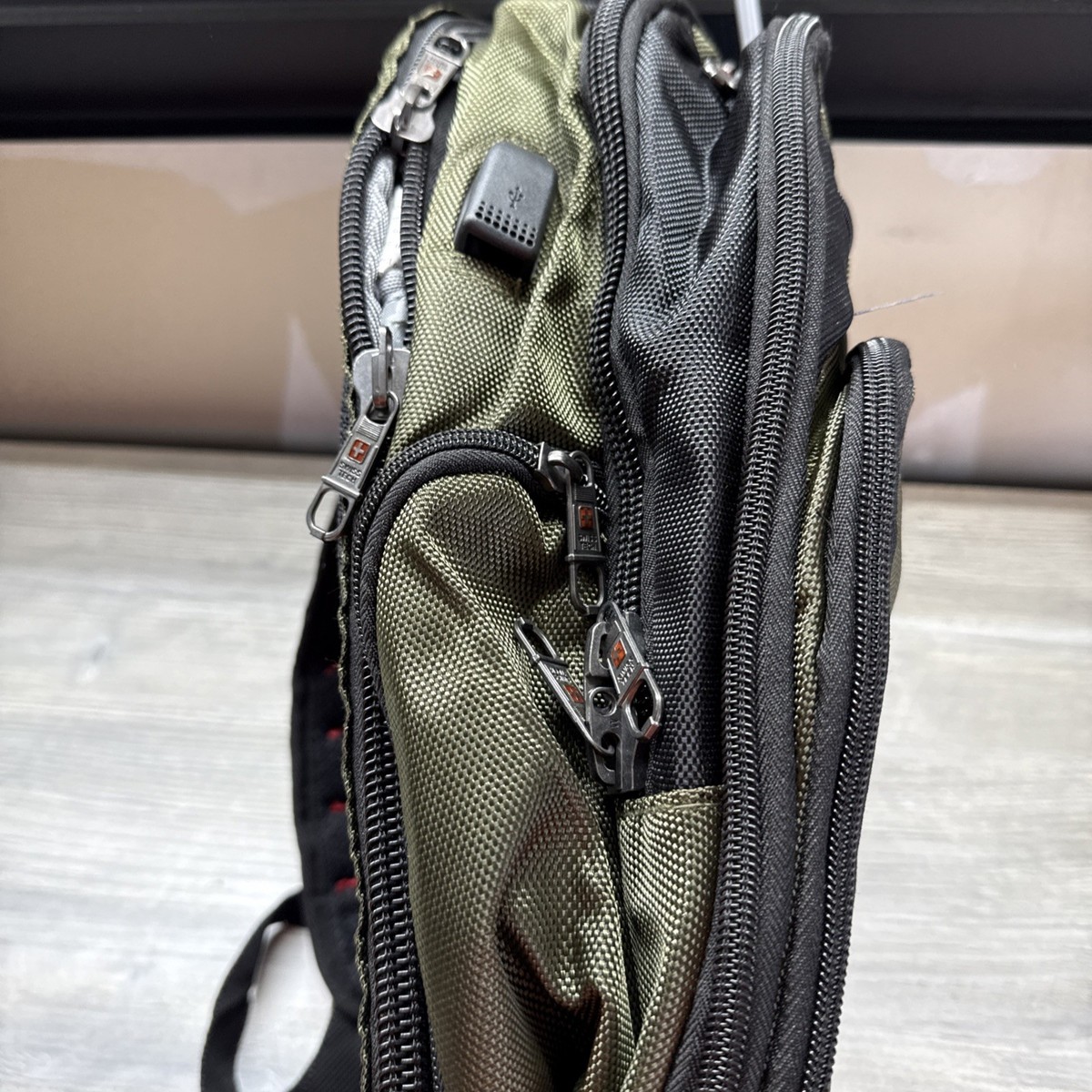 Swiss Tech Urban Trek Travel Backpack Dark Green & Black Laptop