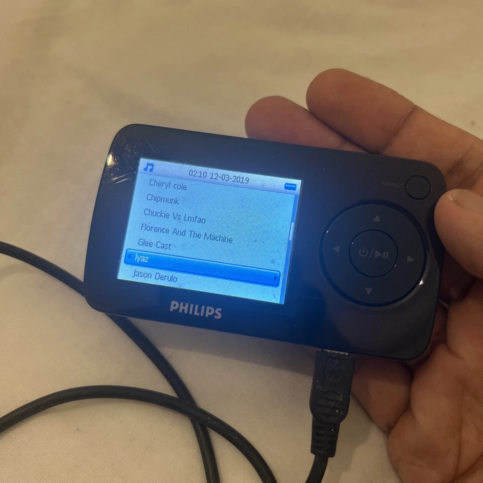 Philips GoGear MP3 Media Player 2GB SA6025/02  - Black (Working) - Image 2 of 4