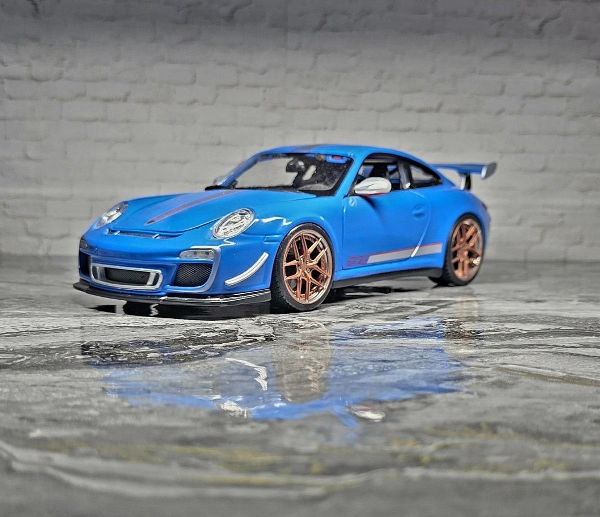 1:18 Burago Porsche 911 GT3 RS 4.0 Blue Diecast *READ* | eBay