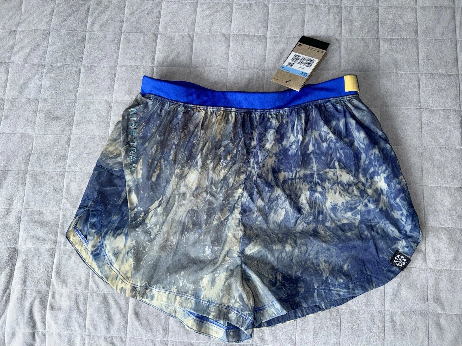 Nike Dri-FIT Repel 3" Trail Running Shorts Women Gold/Blue Medium DX1021-796