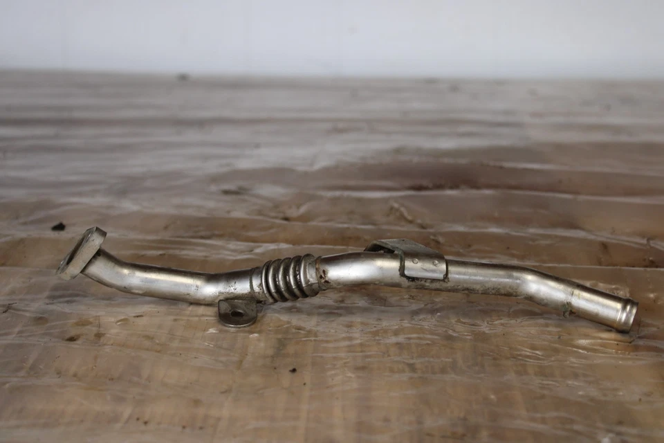 Tubo de recirculación de gases de escape Audi A4 2002-2005 Foto 3 de 4