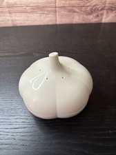 Tupperware Garlic Keeper Storage Forget Me Not #5657 Ivory White Container
