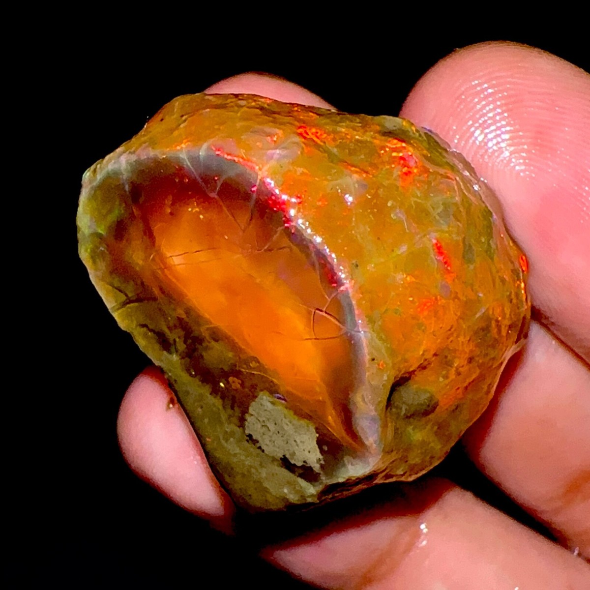 Paire D'opales éthiopiennes Welo Naturelles 2,15 Ct - Super Fire, Forme Ronde, Couleurs Arc-en-ciel