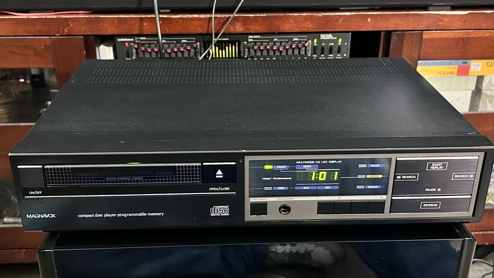 Reproductor de CD Magnavox FD2041 BK 1986 hecho en Bélgica Foto 2 de 4