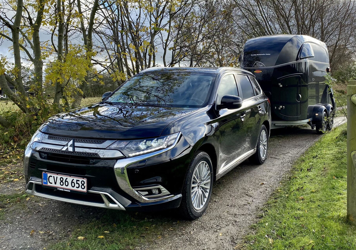 Mitsubishi outlander intense