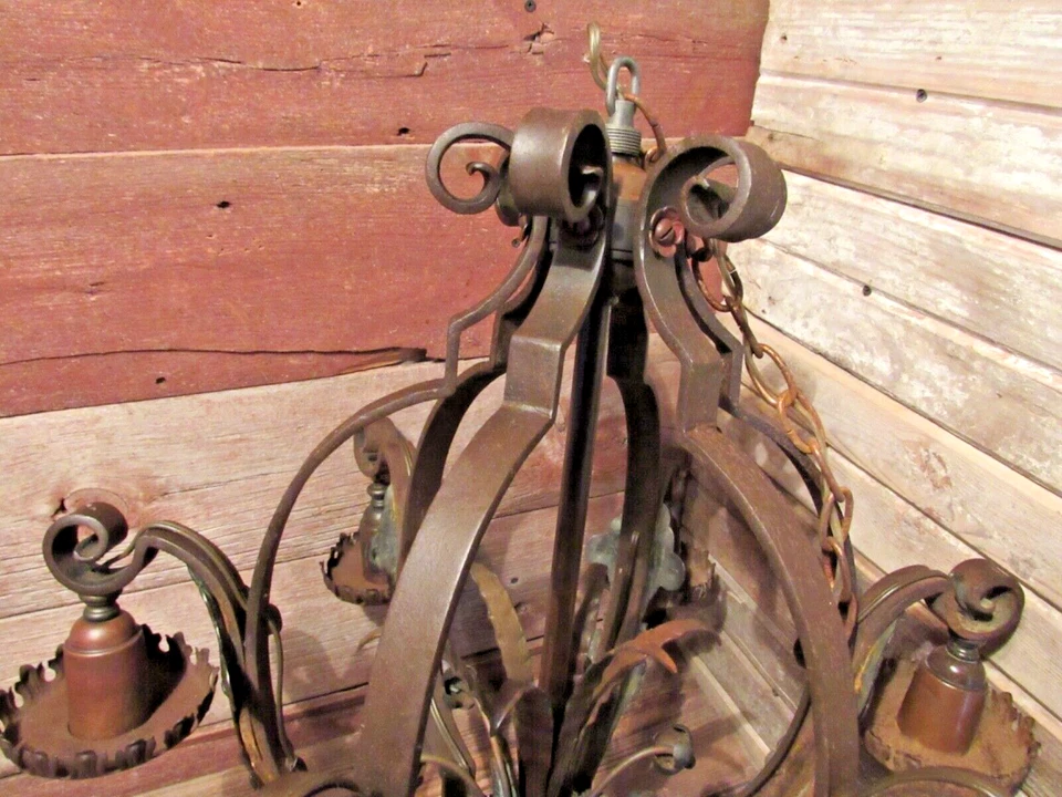 Lámpara de techo vintage antigua de 1920 de California renacimiento español Foto 4 de 4