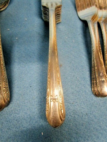 50 piece Lot 1939 Wm Rogers REGENT Silverplate - Picture 6 of 6