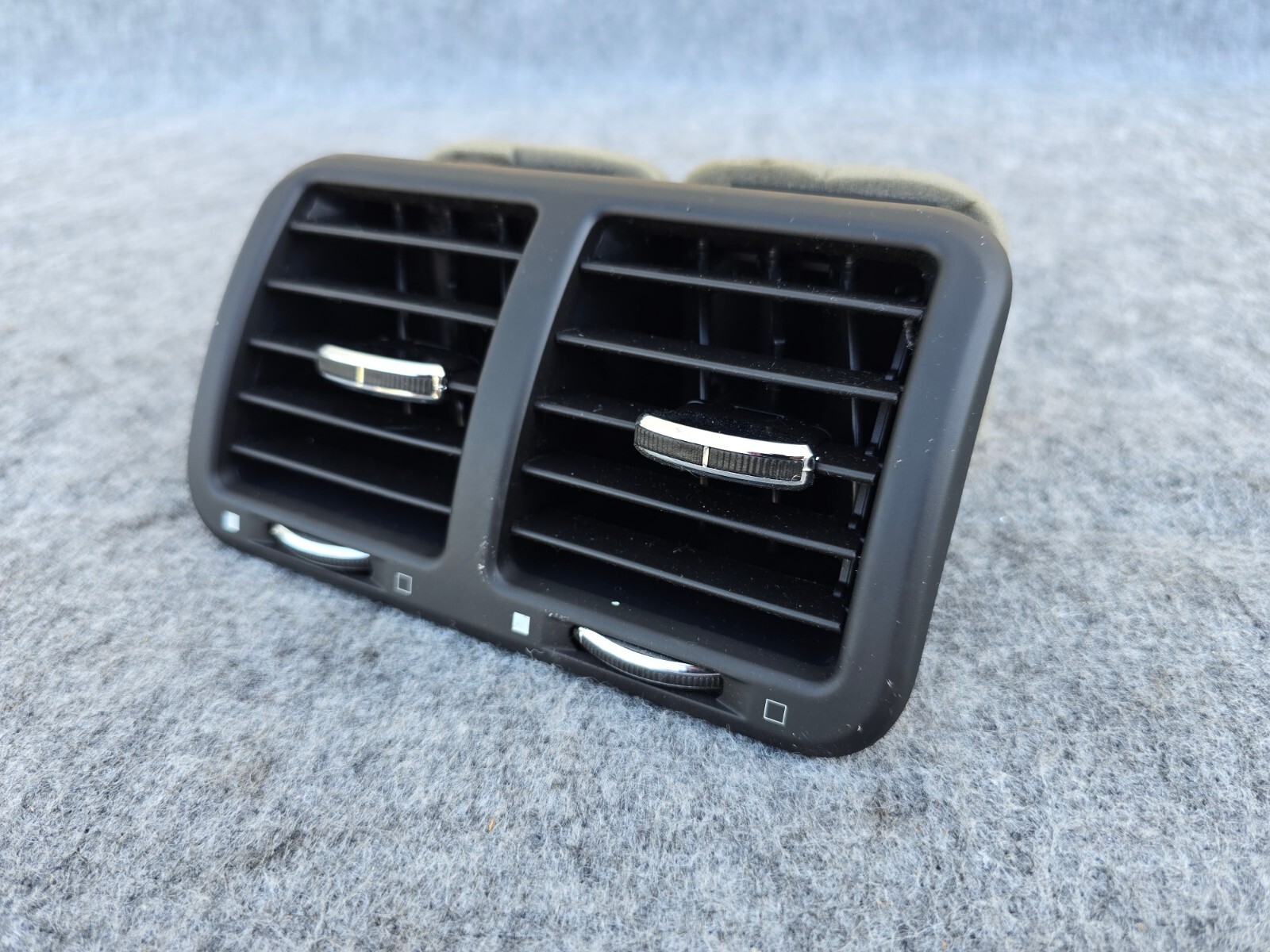REAR CENTER CONSOLE HVAC AIR VENT OEM 03-19 MASERATI QUARTTOPORTE GRANTURISMO