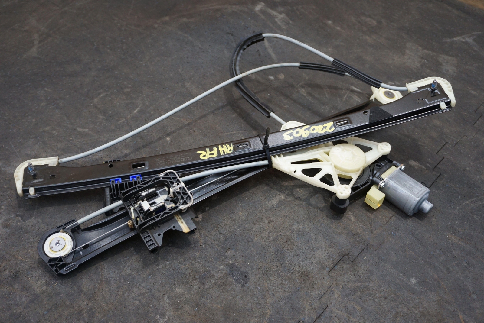Front Right Passenger Door Window Regulator Motor 4M0837461A Bentley Bentayga