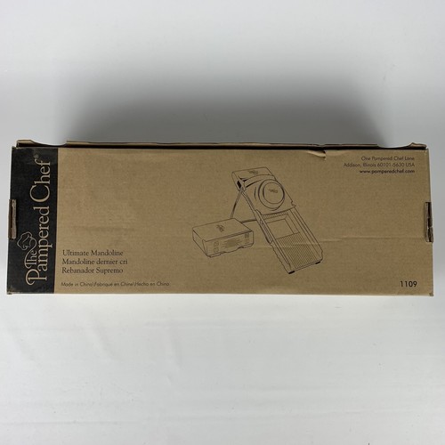 Genuine Pampered Chef Ultimate Mandoline 1109 Grater Slicer 4 Blades