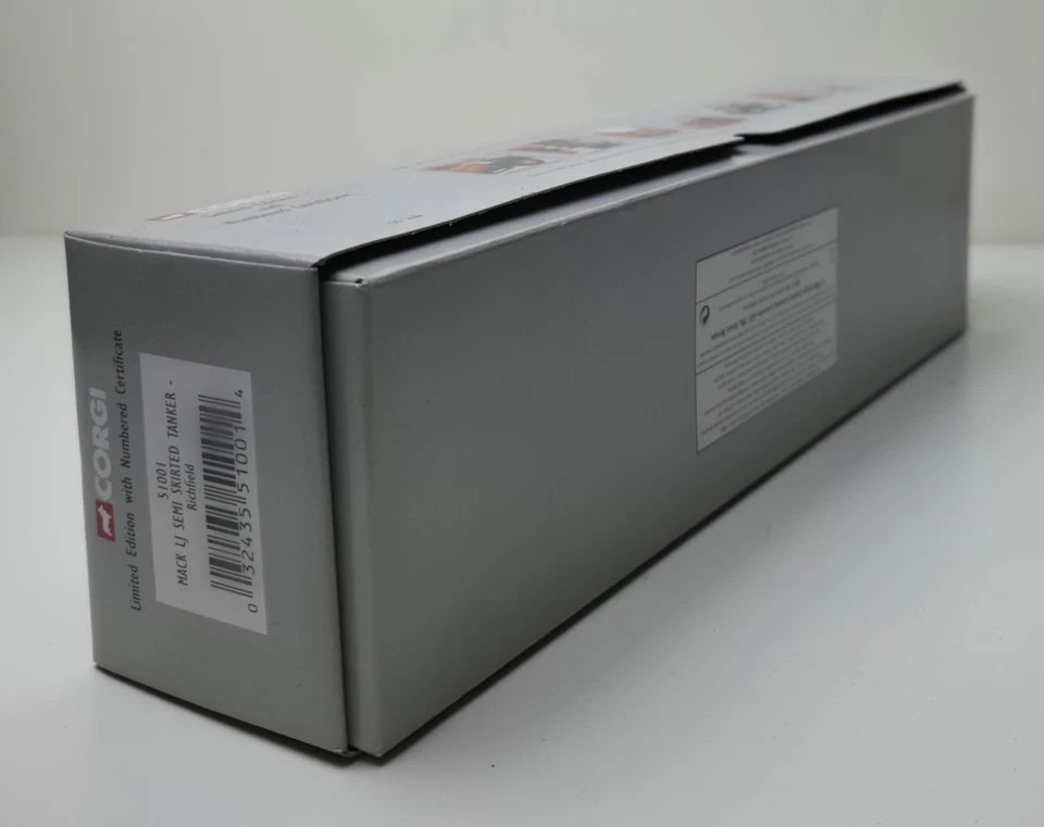 2000 Corgi Limited Edition Mack LJ Semi With Skirted Tanker Richfield 51001 1:50 - Image 4 of 4