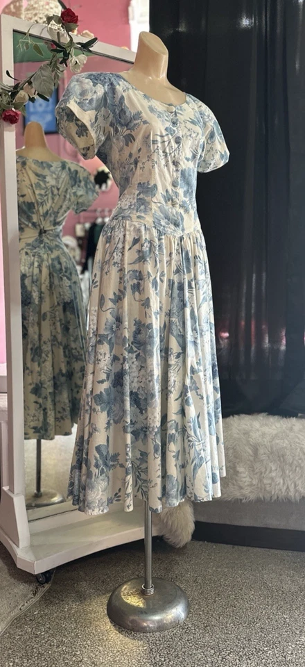 Vestido midi vintage años 80 estampado floral azul blanco corsé pradera algodón victoriano M Foto 4 de 4