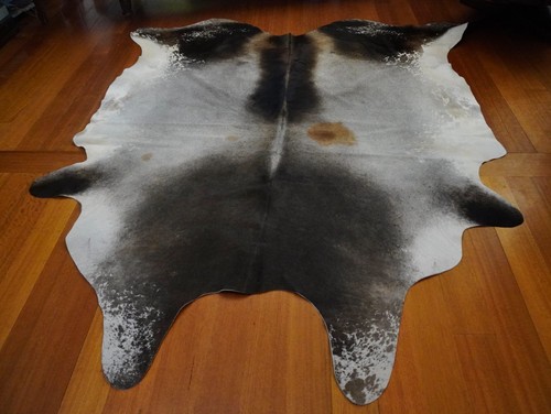 Unique & Striking - A Naturally Beautiful Cowhide Rug