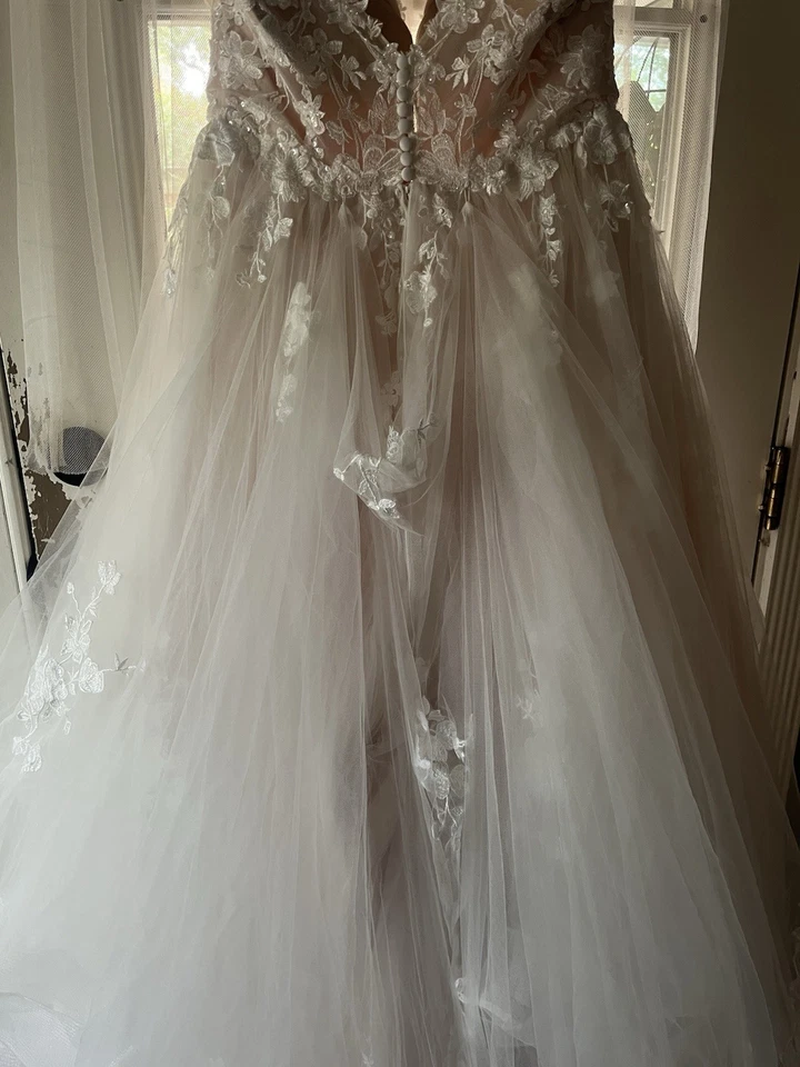 Vestido de novia Da Vinci marfil y rubor Foto 4 de 4