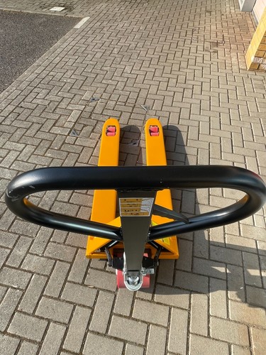 Pallet Truck HULK Truck 2000kg silent running Free UK Man & Van Delivery. - Picture 6 of 18