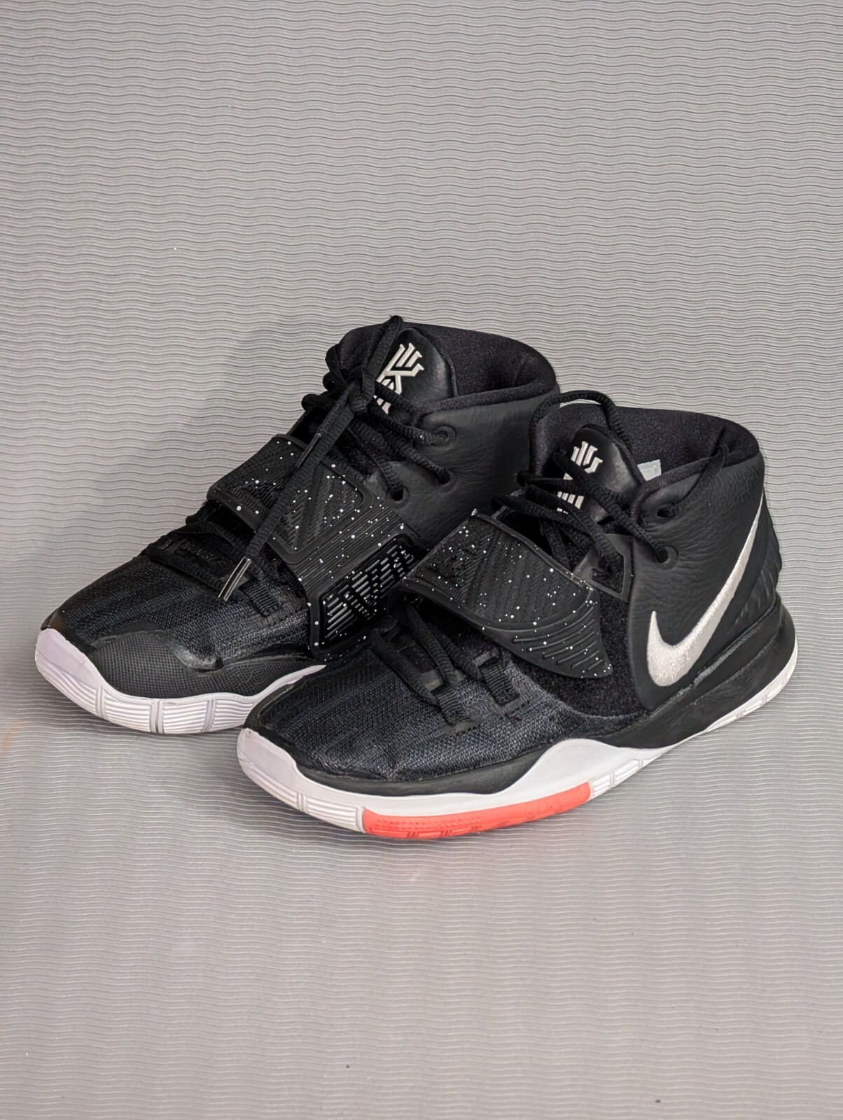 Nike Youth Kyrie 6 Size 5Y Basketball NBA Shoes Black BQ5599