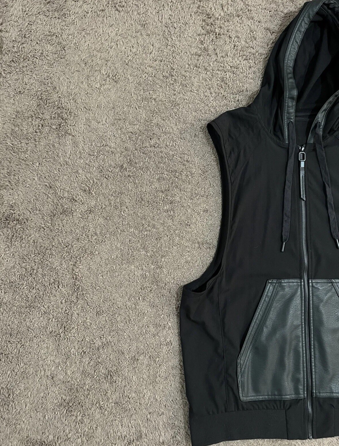 Zara Men’s Black Hooded Vest W/Faux Leather Detail Si… Gem