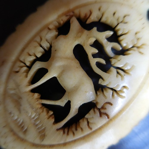 Pendentif médaillon sculpture cerf animal vintage fait main 1930 corne or N7615 - Imagen 4 de 12