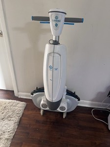 TENNANT I-MOP XXL PLUS 24 Cleaning Path System. Cordless And Very Portable