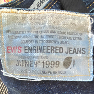 Jeans Levi's Engineered Twisted 9 giugno 1999 blu scuro bottone mosca W34 L33