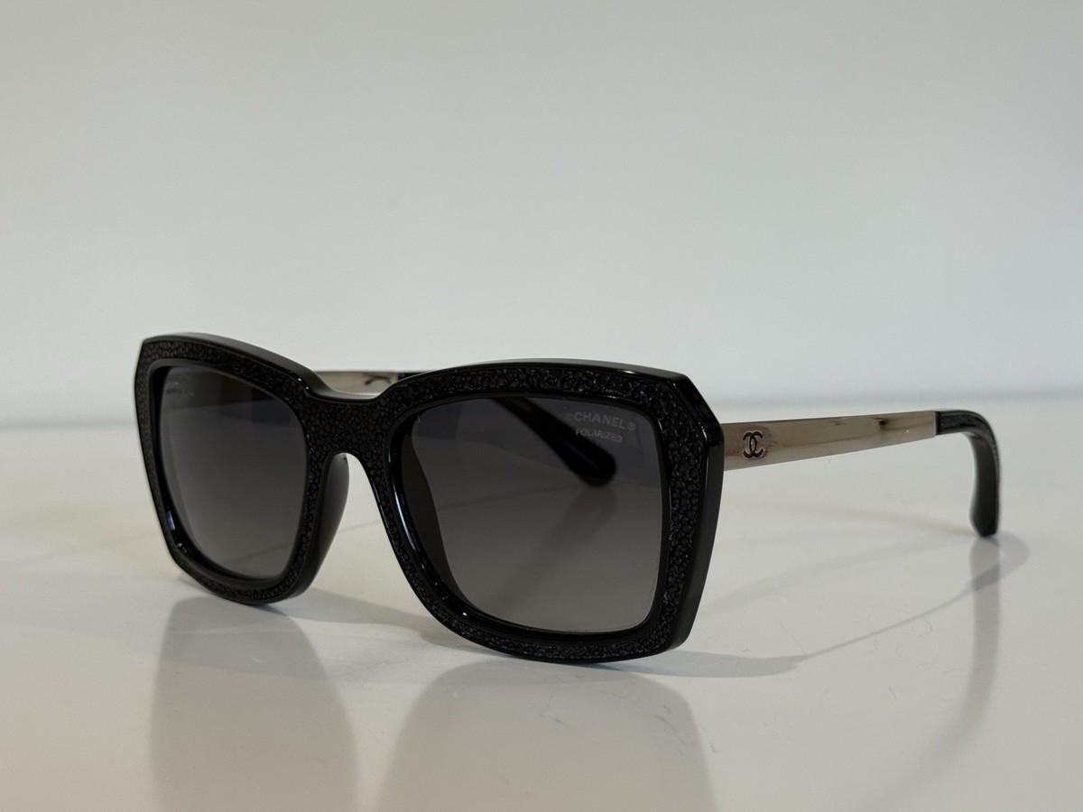 Chanel 6047-Q c. 501/S8 Square Black Gray Gold Polarized