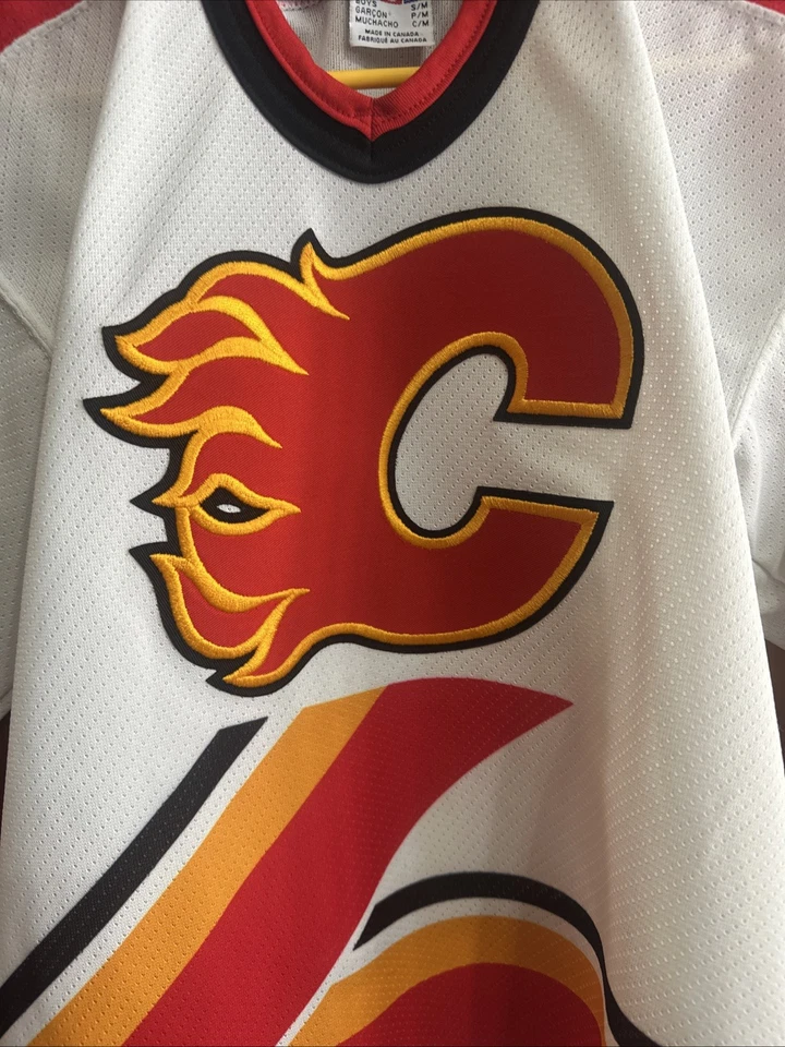 CCM Calgary Flames Pedestal Air Knit Vintage Hockey Jersey BOYs S/M - Image 4 of 4