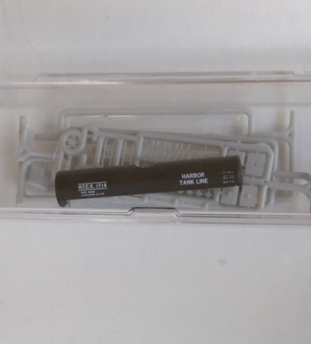 InterMountain N HTCX #1714 Harbor Tank Line Tank Container Kit Sin Whls/Cplr | Zustand: New