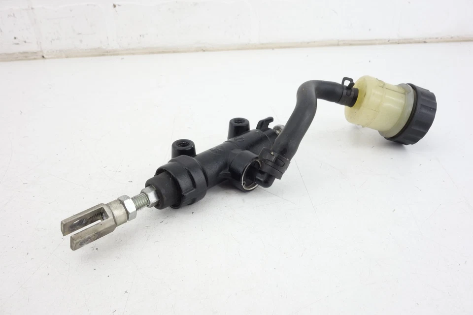 13-16 Triumph Daytona 675 675r OEM freno trasero Master Street triple Foto 4 de 4