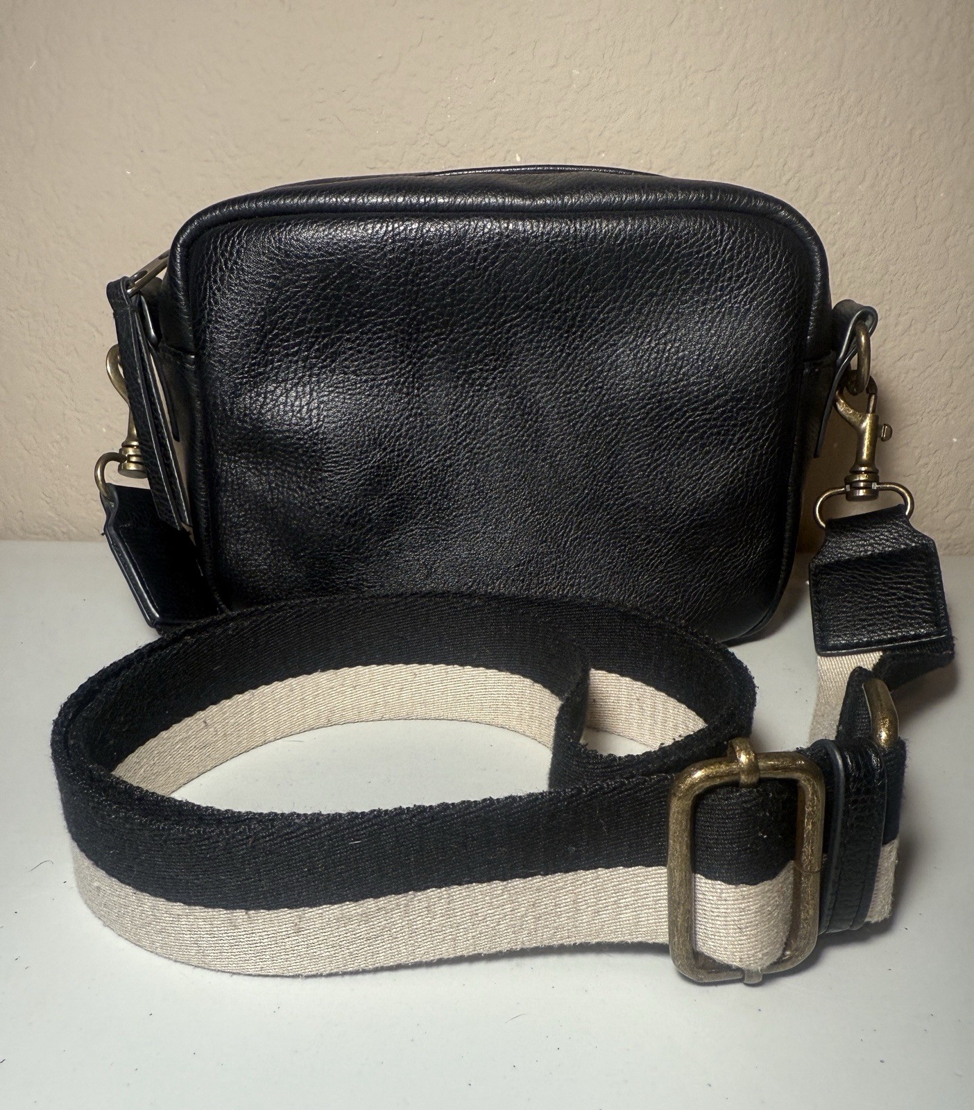 Universal Thread Black Camera Bag Purse Black & B… - image 1
