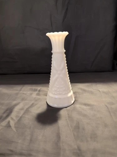 Anchor Hocking Vintage Milk Glass Bud Vase 6-inch Stars and Bars Pattern