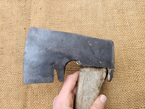 Antiguo tablero de hacha lateral de carpintero alemán vintage ala de ganso tallado de carpintero - Imagen 9 de 14